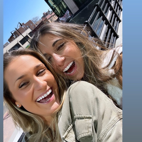 Meet your Posher, Alexandra - Picture 1 of 1